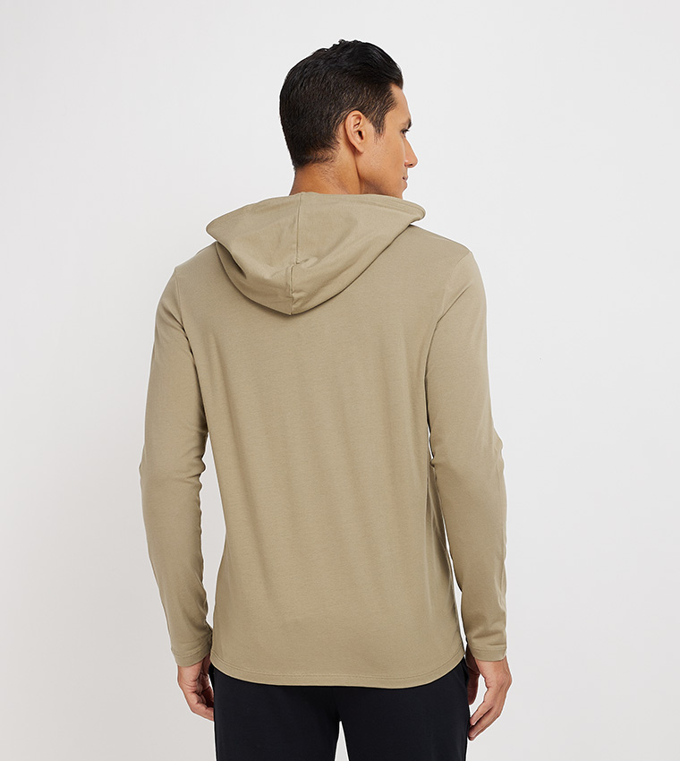 Hooded tee store