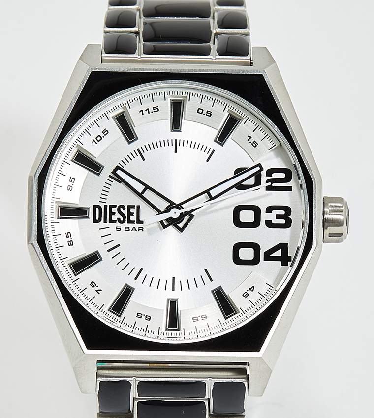 Scraper Analog Watch