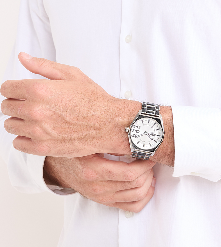 Scraper Analog Watch