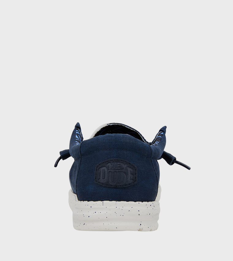 Wally Stretch Logo Badge Canvas Shoes