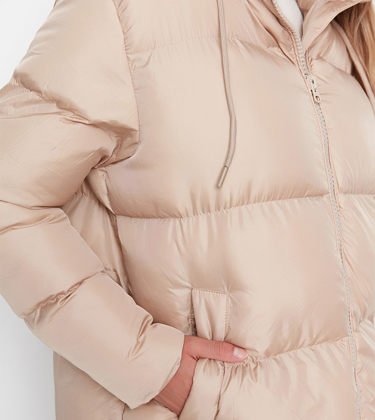Trendyol Cappotto Oversize Donna Con Cappuccio, Tasche E Zip, Imbottito E Foderato, Colore Cachi, Lunghezza 70 Cm, Modello Taglio Ampio
