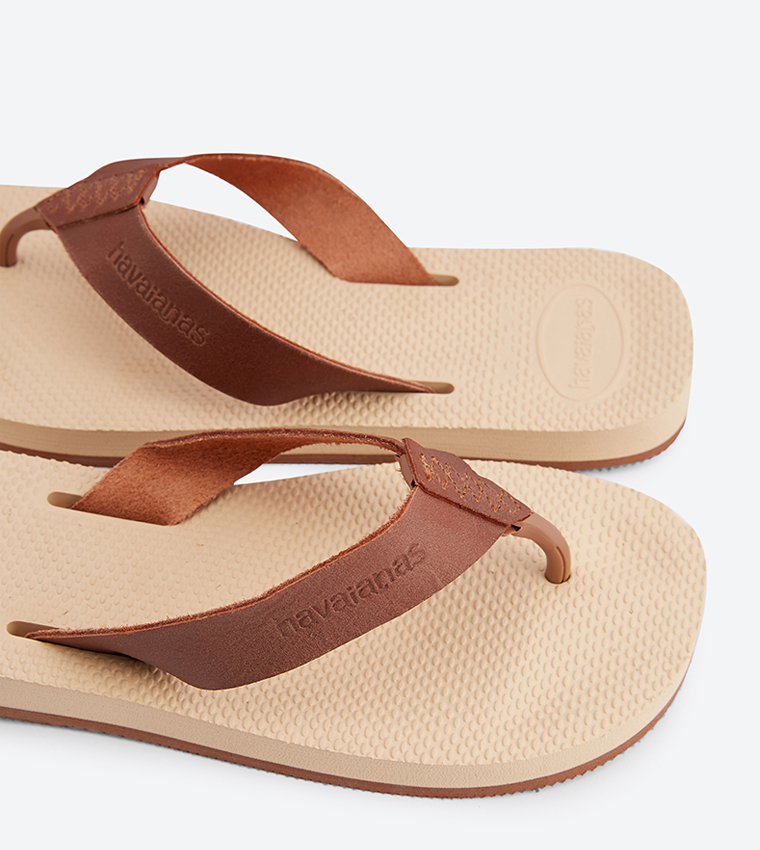 Urban Special Round Toe Flip Flops