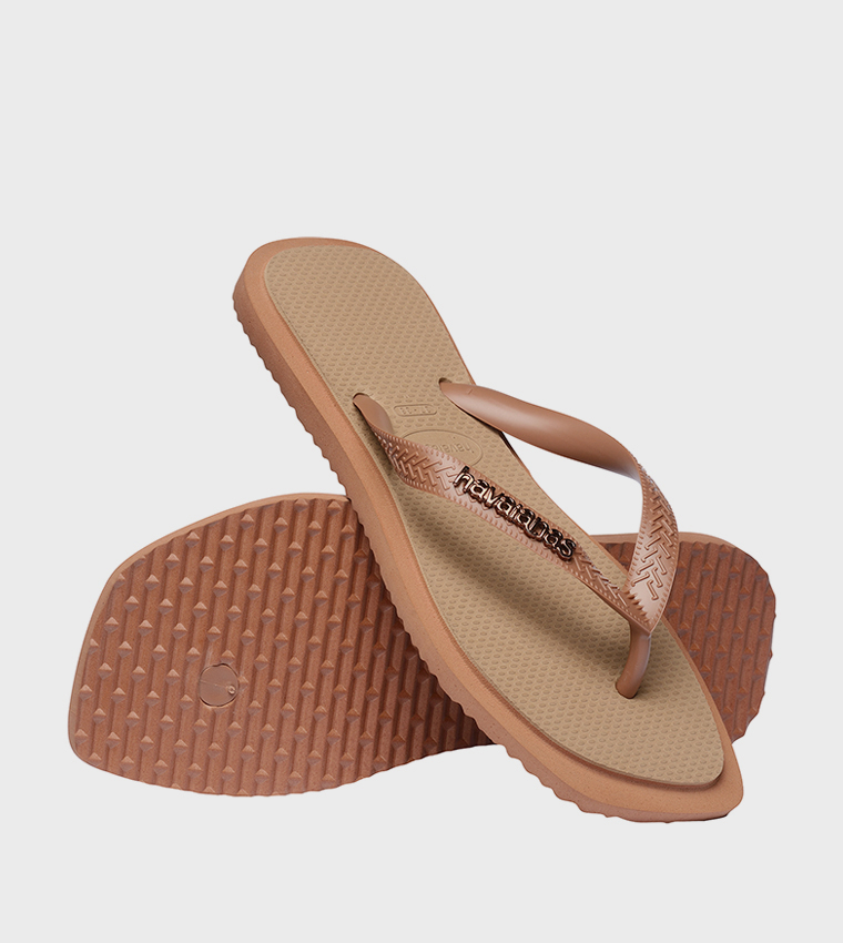 Top Square Toe Fusion Contrast Detail Flip-Flops