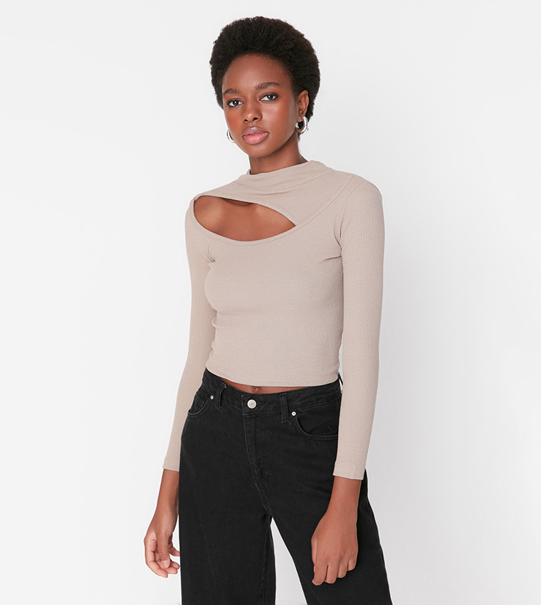 Cut out shop turtleneck top