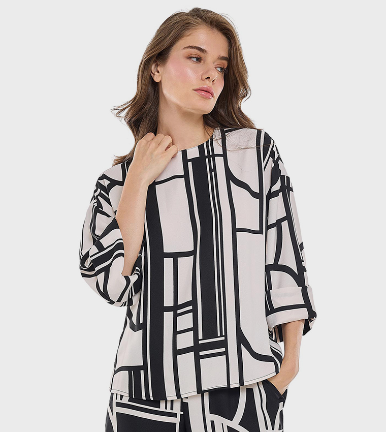 Patterned Top with Crew Neck and Long Sleeves