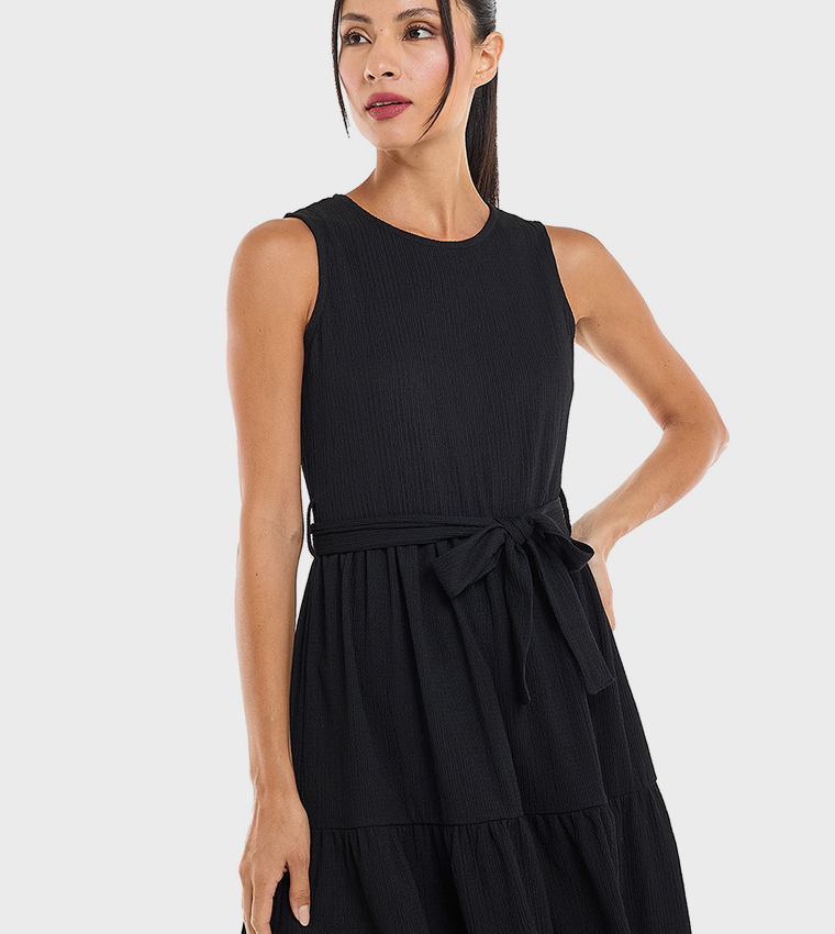 Textured Sleeveless Tiered Dress with Crew Neck
