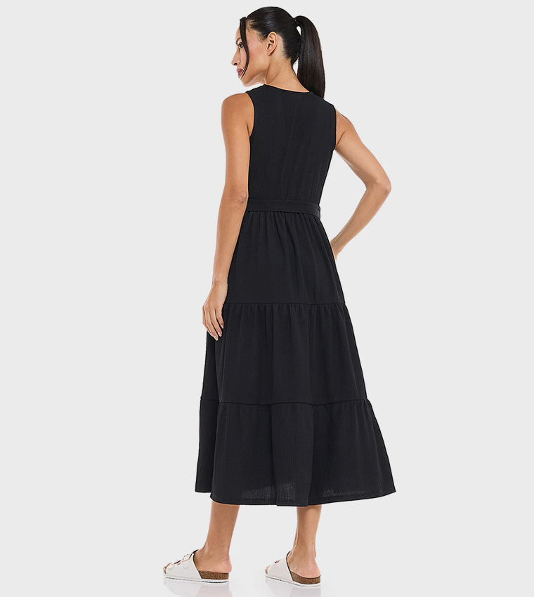 Textured Sleeveless Tiered Dress with Crew Neck