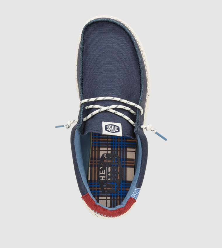 Wally Break Hey Day Logo Badge Slip-On Shoes