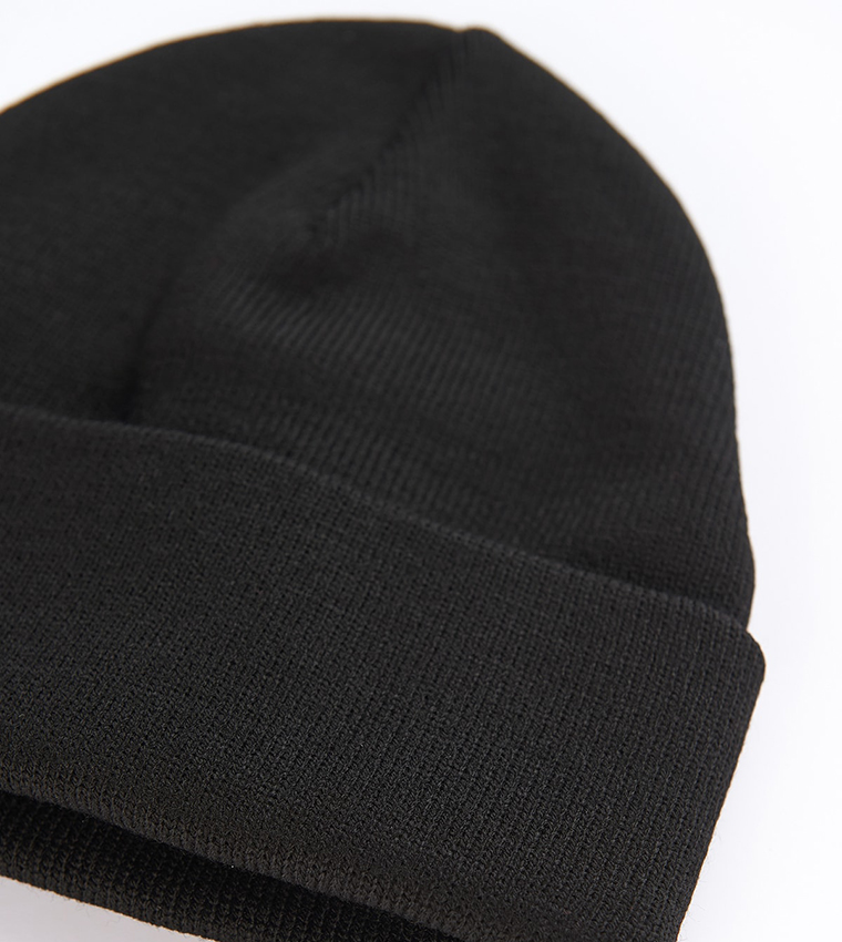 Plain deals black beanies