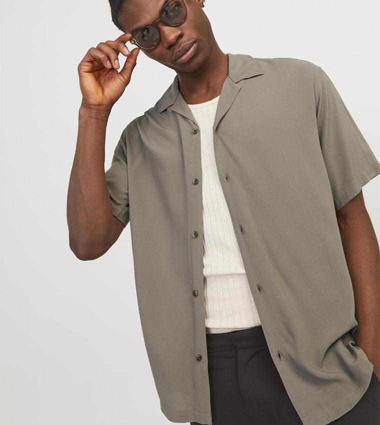 Solid Short Sleeves Shirt