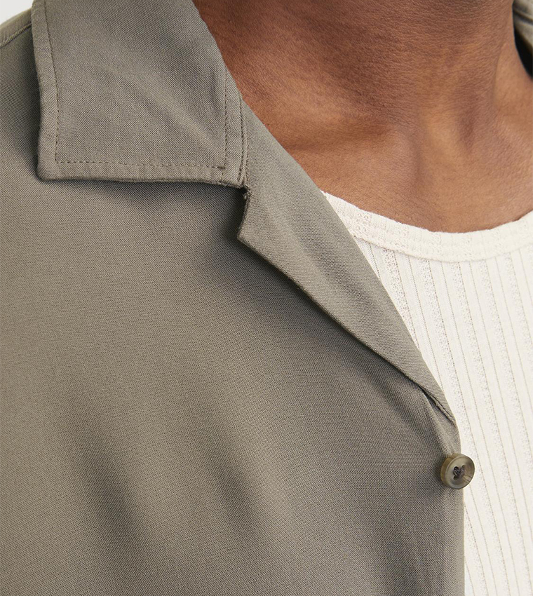 Solid Short Sleeves Shirt