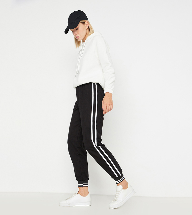 Buy Trendyol Sideline Stripe Jogger Sweatpants In Black | 6thStreet Bahrain