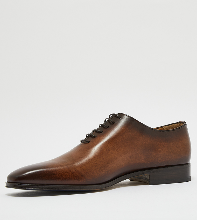 Buy Moreschi Whole Cut Oxford Shoes In Brown | 6thStreet Qatar
