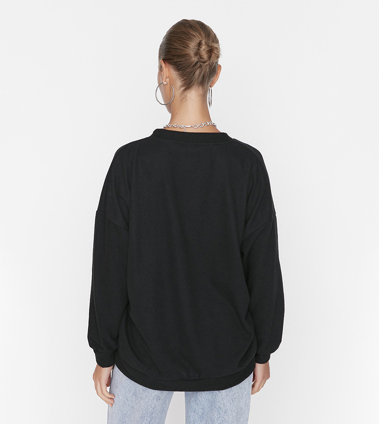 Buy Trendyol Casual Oversized Sweatshirt In Black | 6thStreet UAE