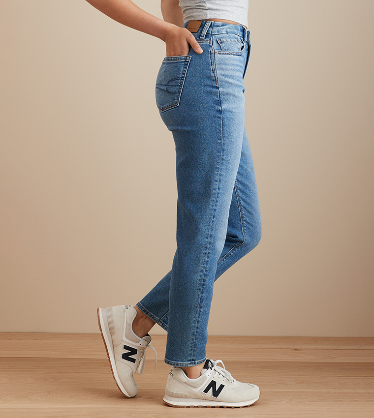 Faded Mom Fit Jeans