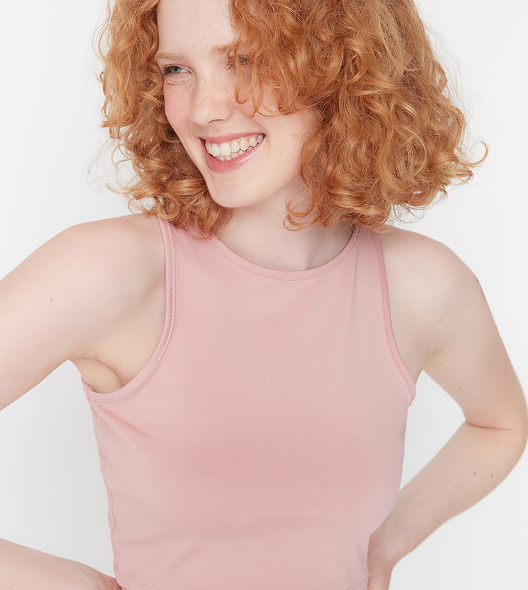 توب قصير منسوج 