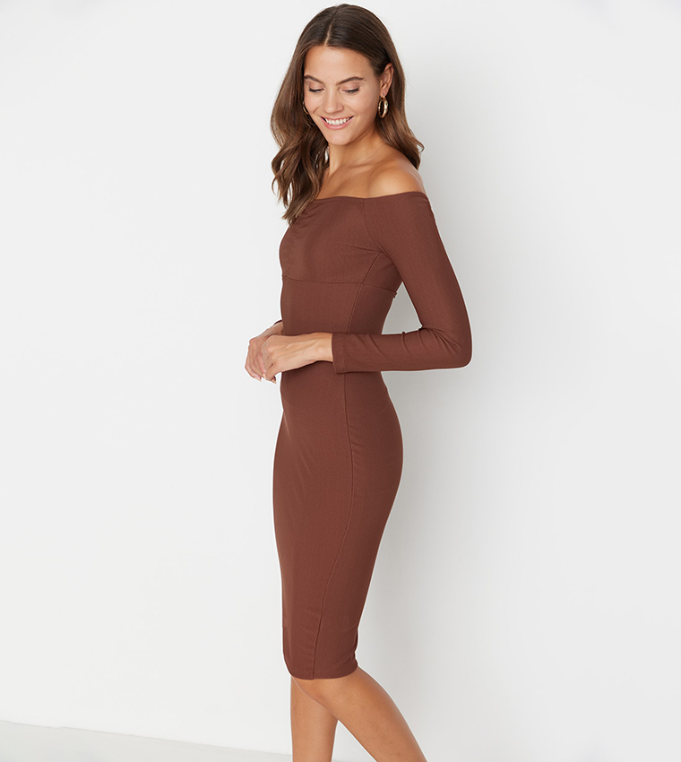 Buy Trendyol Off Shoulder Midi Bodycon Dress In Brown | 6thstreet Bahrain