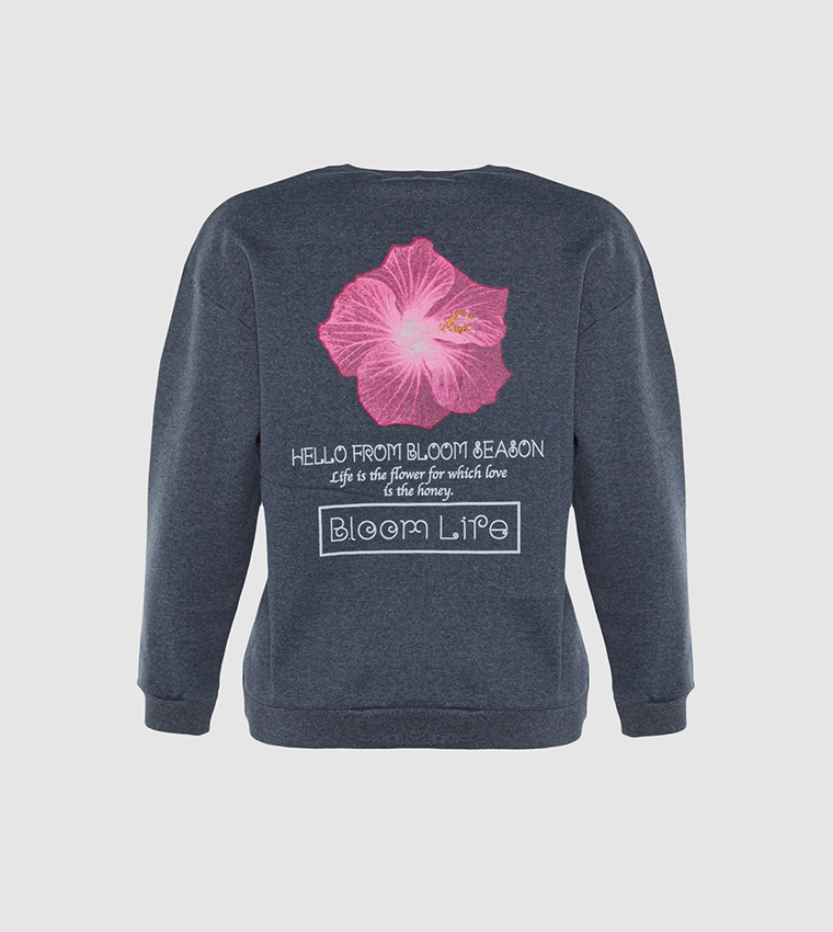 سويتشيرت صوف سميك محبوك قصير بطبعة 