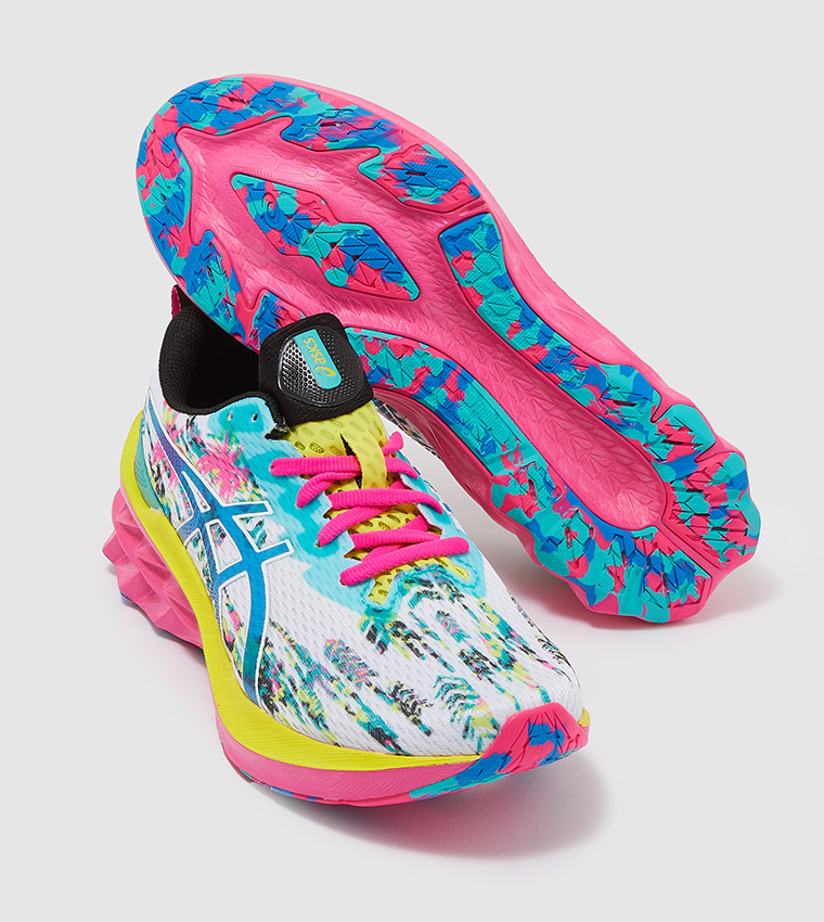 NOVABLAST 2 Running Shoes