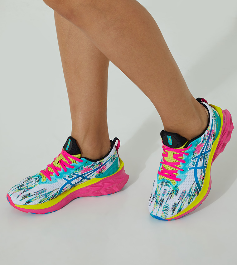 NOVABLAST 2 Running Shoes