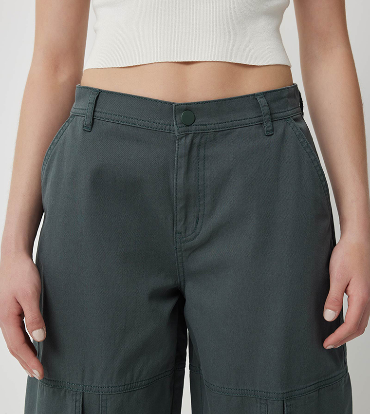 Wide Leg Cargo Pants