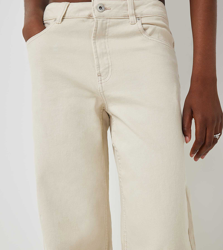 Mid Rise Wide Leg Jeans