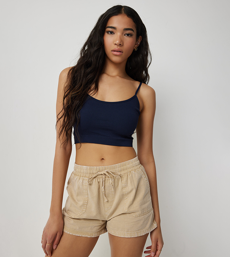 بوستير مرن بدون درزات 