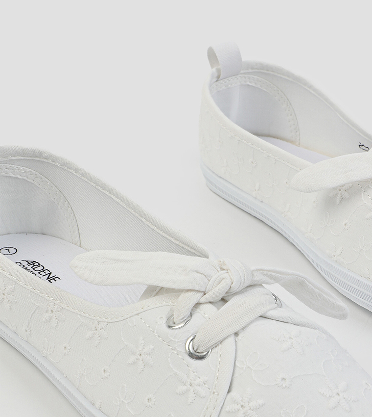 Bungee Lace-Up Detail Canvas Shoes