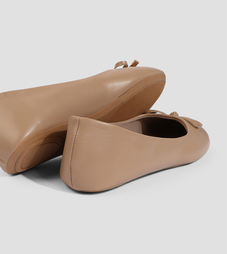 حذاء باليرينا مزين بفيونكة