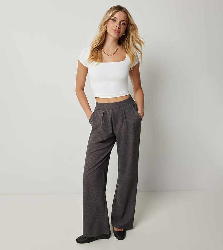 توب كروب برقبة مربعة سادة