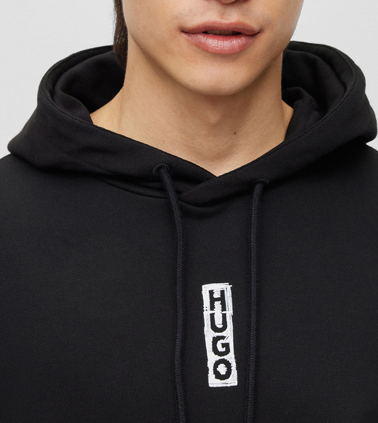 هودي بأكمام طويلة بطبعة شعار