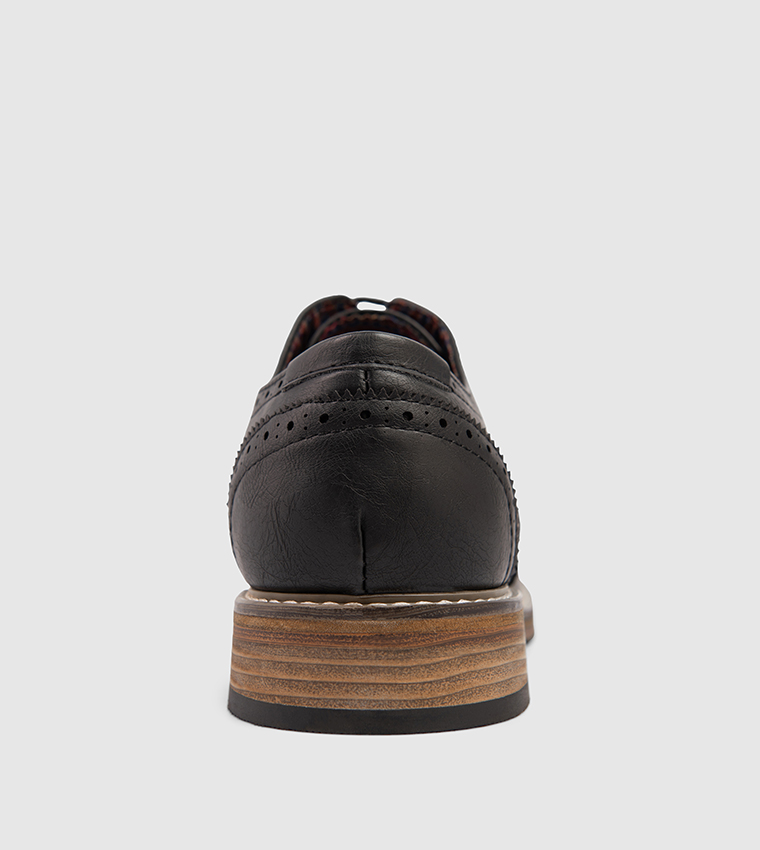 TRIUMPH II Lace-Up Brogues
