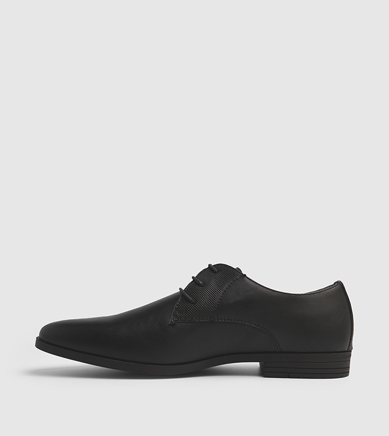 DEREK Solid Lace-Up Shoes