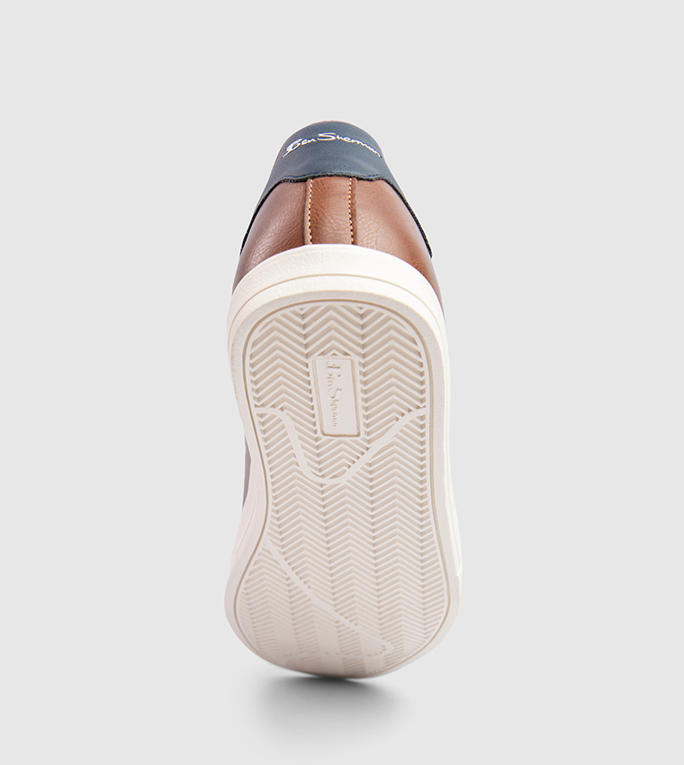 CHASE Lace-Up Sneakers