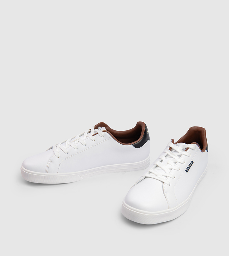 CHASE Lace-Up Sneakers