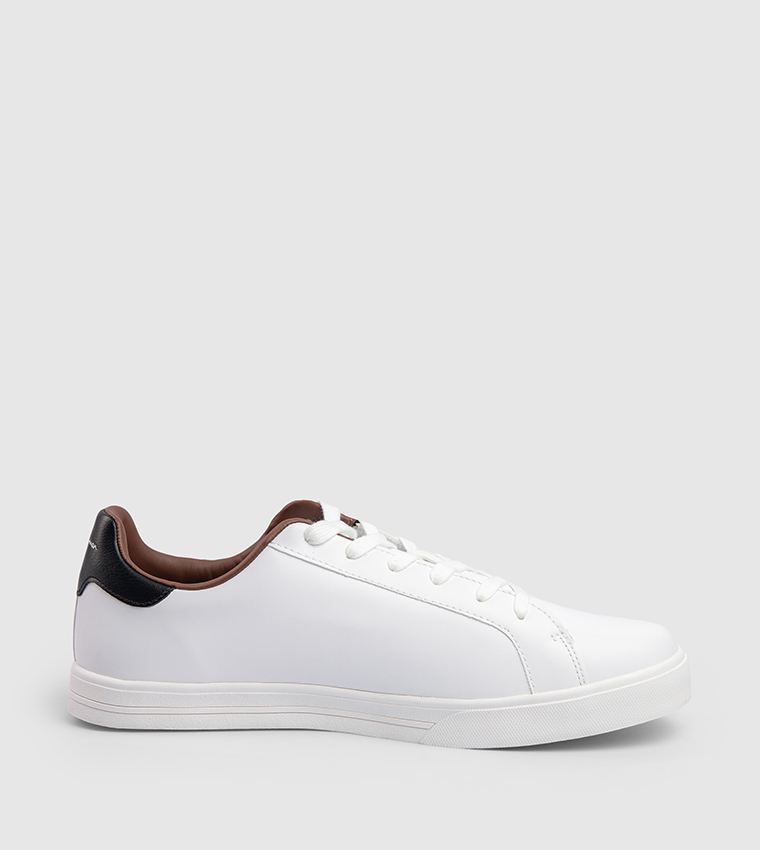 CHASE Lace-Up Sneakers