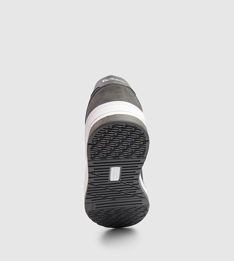 CURVE Lace-Up Sneakers