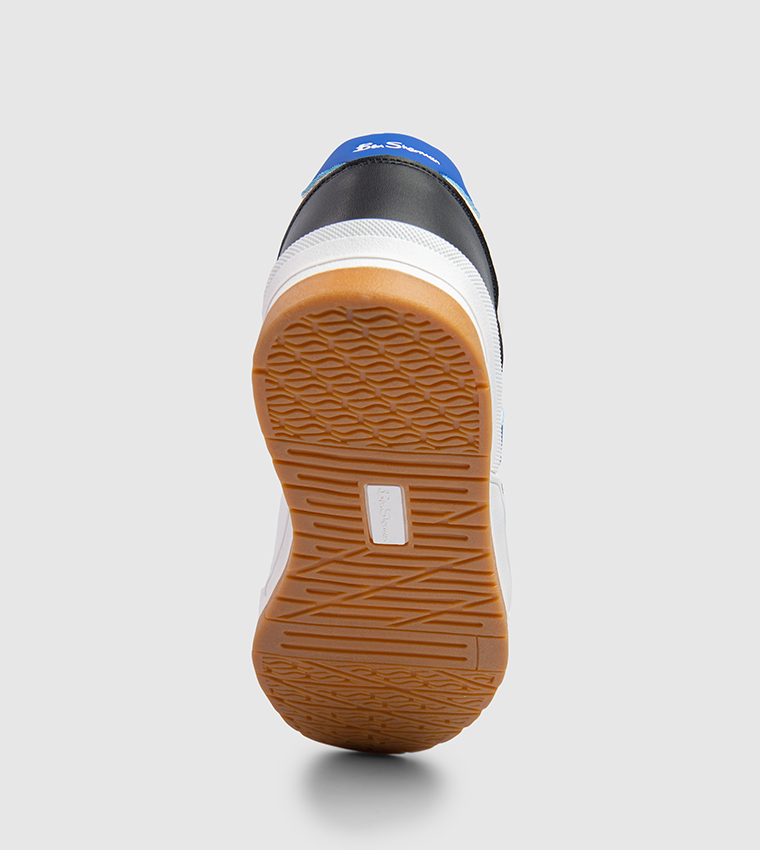 CURVE Lace-Up Sneakers