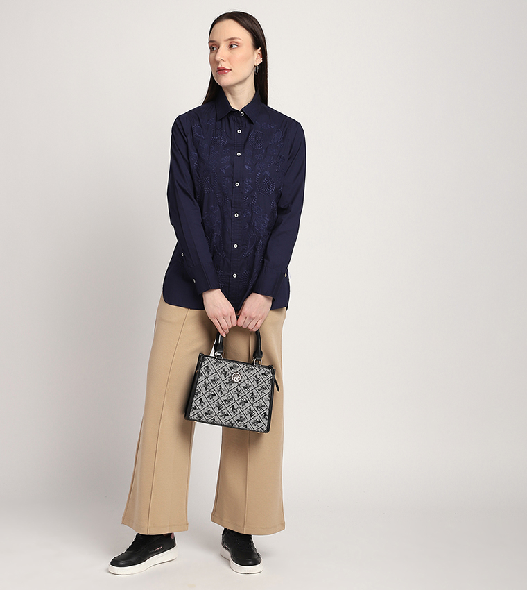 قميص منسوج مطرز