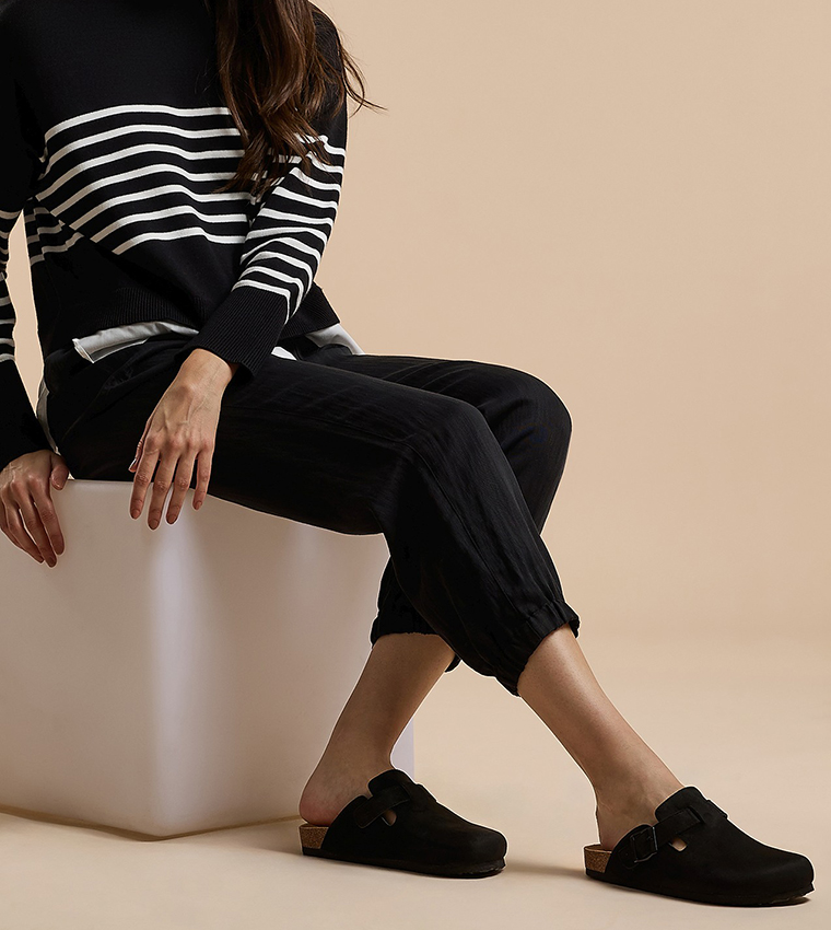 Textured Clogs