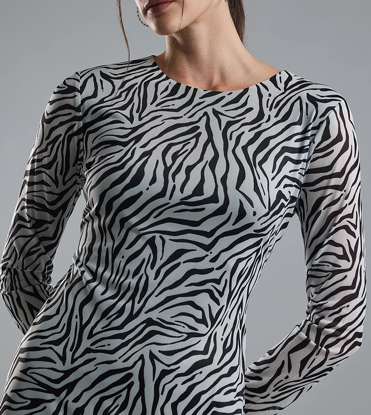 Patterned Bodycon Dress with Crew Neck and Long Sleeves