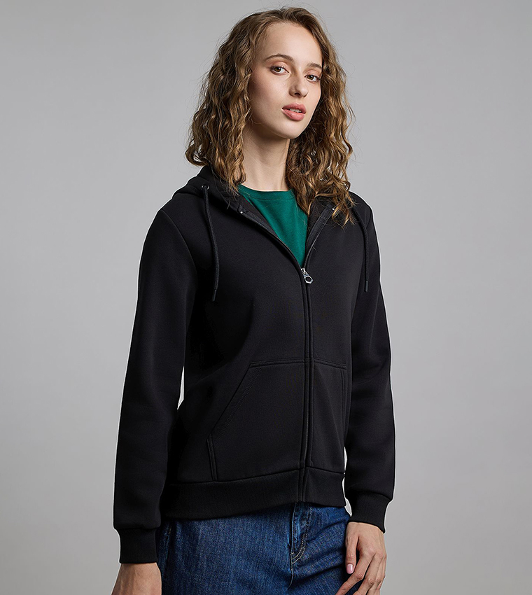 جاكيت هودي سادة بأكمام طويلة