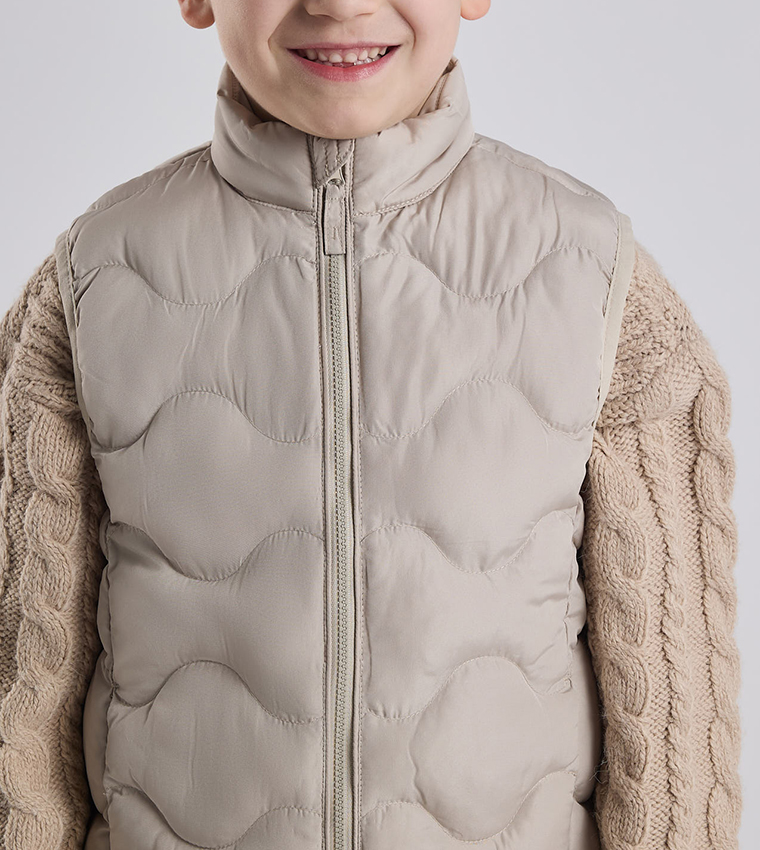 Quilted Gilet with Zipper Closure