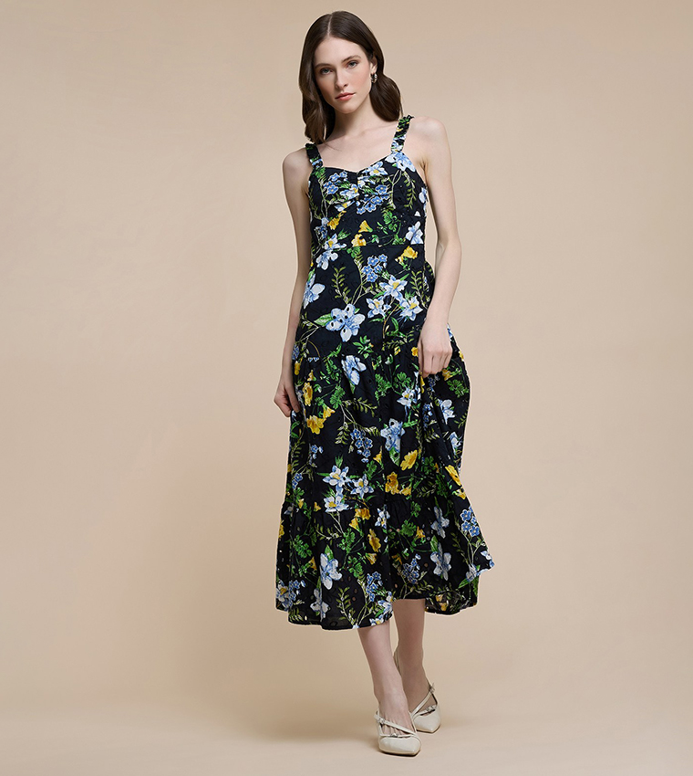 فستان ميدي بطبعة ورود بدون كم بياقة سويتهارت