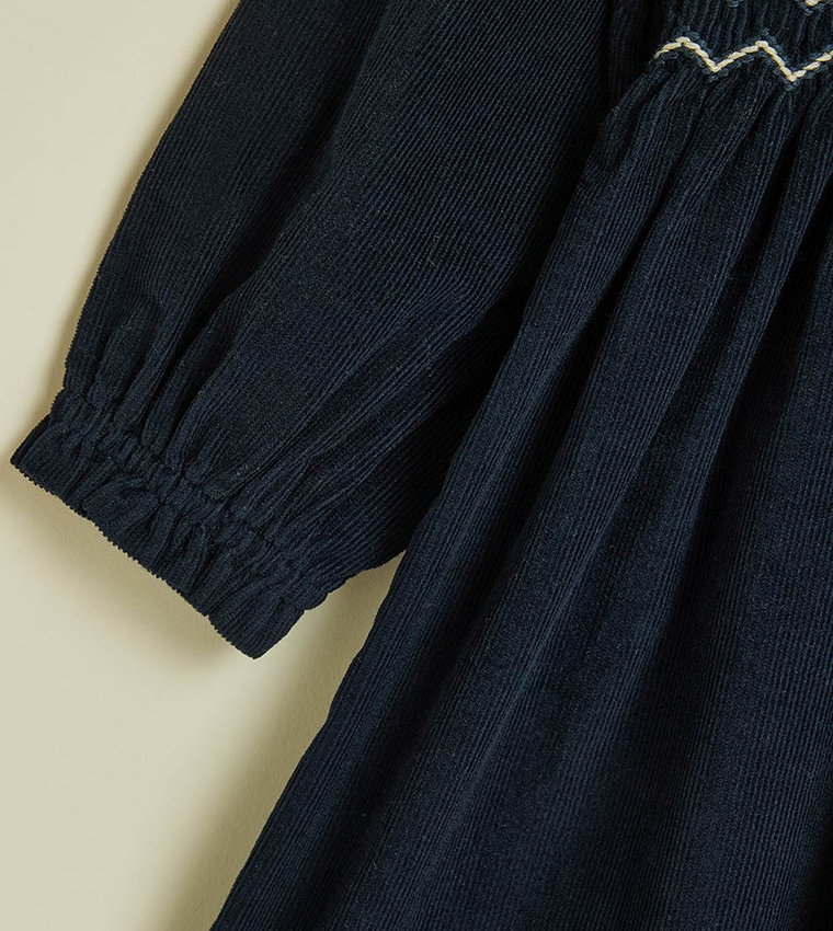 فستان فلير مطرز بكم طويل 