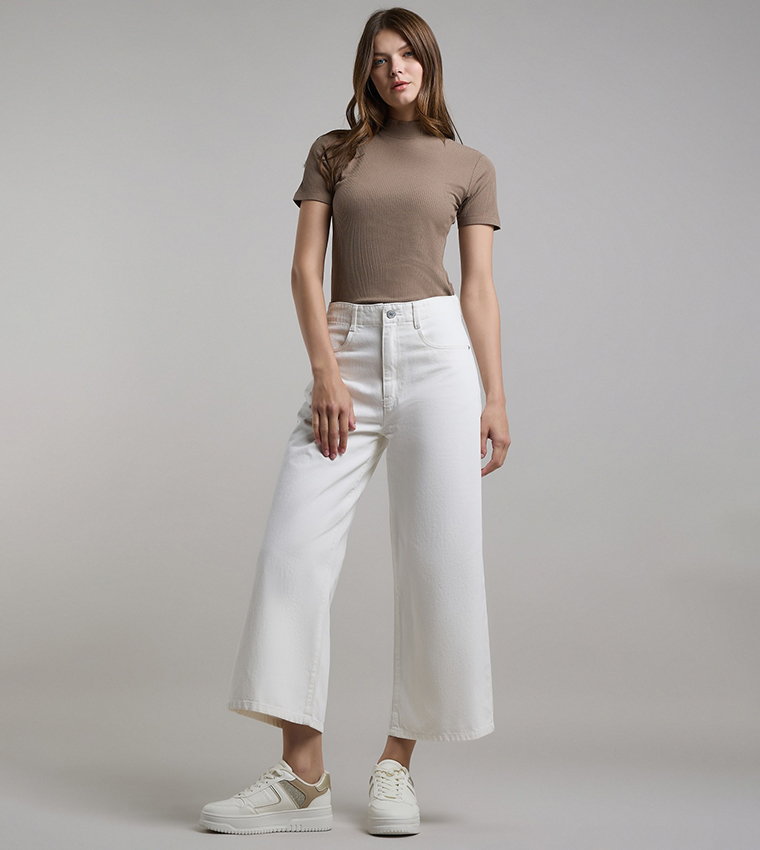 Solid Wide Leg Culotte Jeans with Button Closure