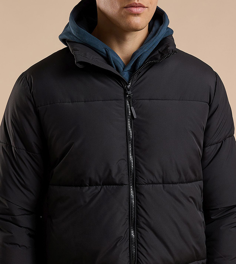 Quilted Puffer Jacket with Zipper Closure