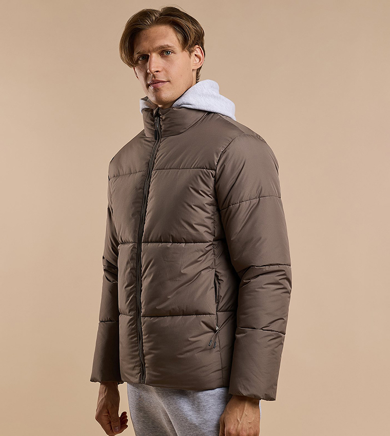 Quilted Puffer Jacket with Zipper Closure