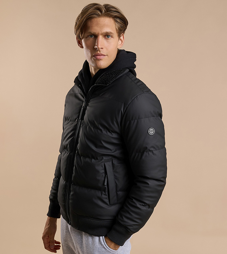 Quilted Puffer Jacket with Zipper Closure