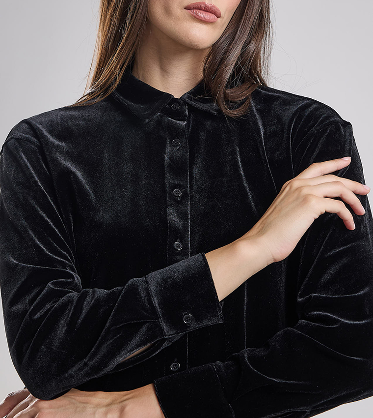Solid Shirt with Classic Collar and Long Sleeves